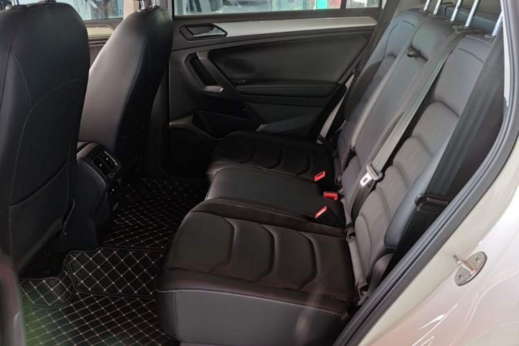 Used Volkswagen Tiguan L 2021 330TSI Automatic Two-Wheel Drive Smart Edition Left Rear Seat