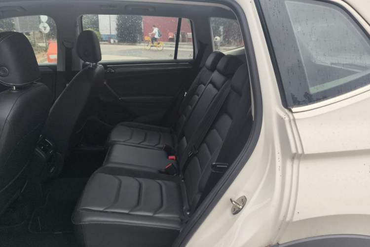 Used Volkswagen Tiguan L 2021 330TSI Automatic Two-Wheel Drive R-Line Enhanced Edition Left Rear Seat