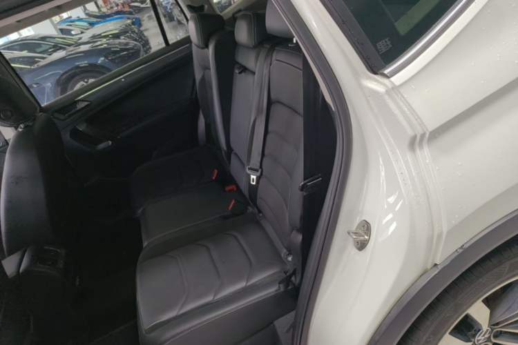 Used Volkswagen Tiguan L 2021 330TSI Automatic Two-Wheel Drive R-Line Enhanced Edition Left Rear Seat
