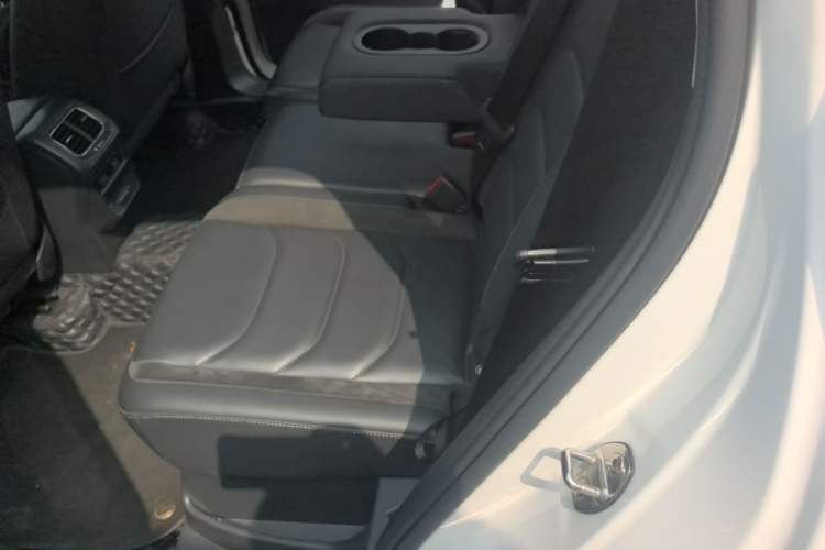 Used Volkswagen Tiguan L 2021 330TSI Automatic Two-Wheel Drive R-Line Enhanced Edition Left Rear Seat