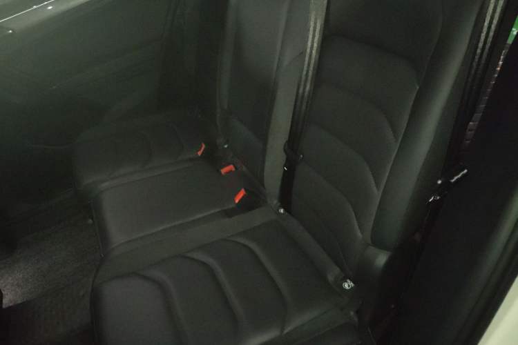 Used Volkswagen Tiguan L 2021 330TSI Automatic Two-Wheel Drive R-Line Enhanced Edition Left Rear Seat