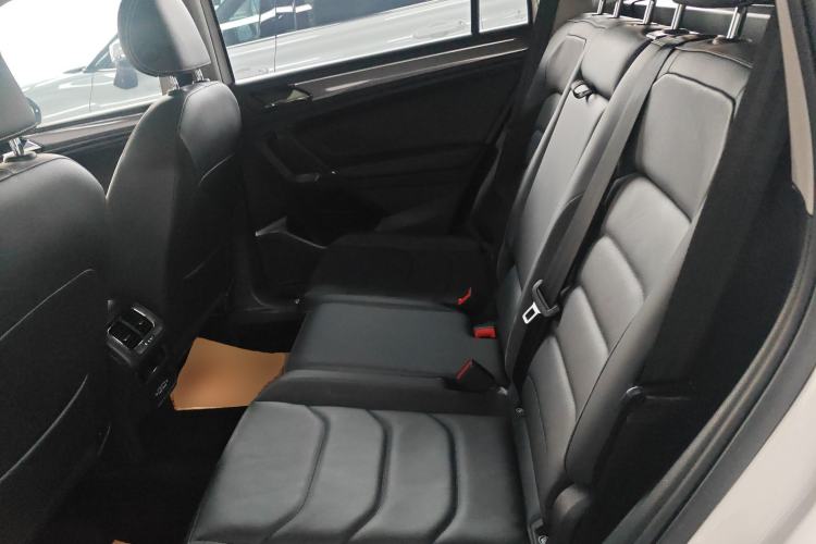 Used Volkswagen Tiguan L 2021 330TSI Automatic Two-Wheel Drive R-Line Enhanced Edition Left Rear Seat