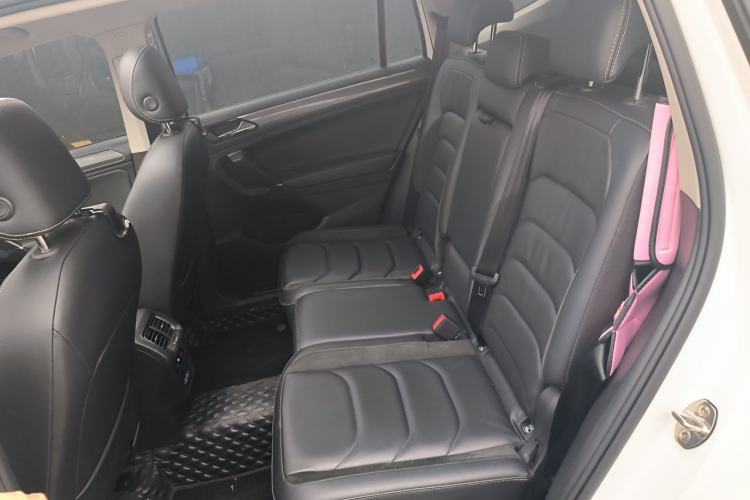 Used Volkswagen Tiguan L 2021 330TSI Automatic Two-Wheel Drive R-Line Enhanced Edition Left Rear Seat