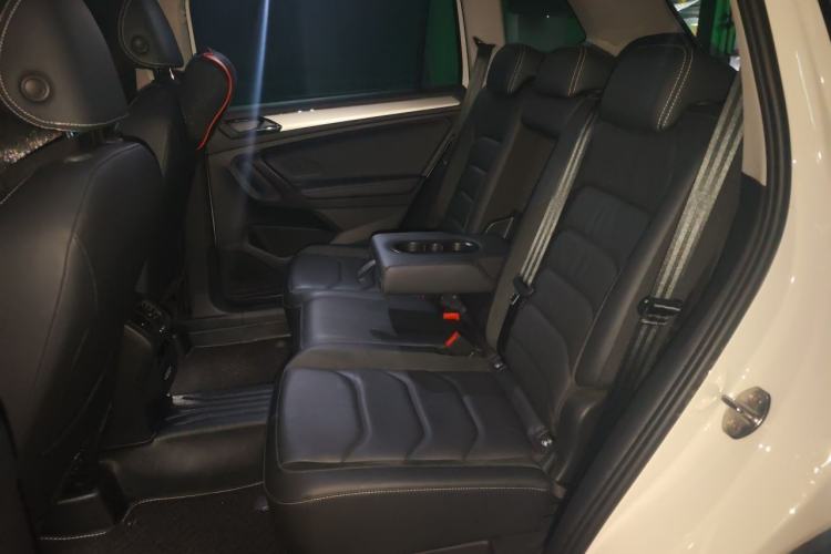 Used Volkswagen Tiguan L 2021 330TSI Automatic Two-Wheel Drive Smart Edition Left Rear Seat