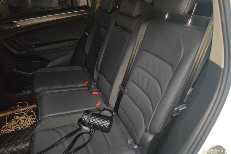 Used Volkswagen Tiguan L 2021 330TSI Automatic Two-Wheel Drive R-Line Enhanced Edition Left Rear Seat