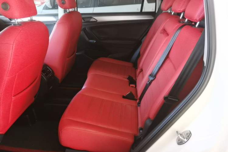 Used Volkswagen Tiguan L 2021 280TSI Automatic Two-Wheel Drive Comfort Edition – Low-Trim Version Left Rear Seat