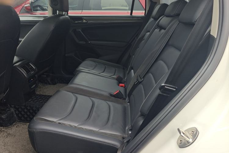 Used Volkswagen Tiguan L 2021 330TSI Automatic Two-Wheel Drive R-Line Enhanced Edition Left Rear Seat