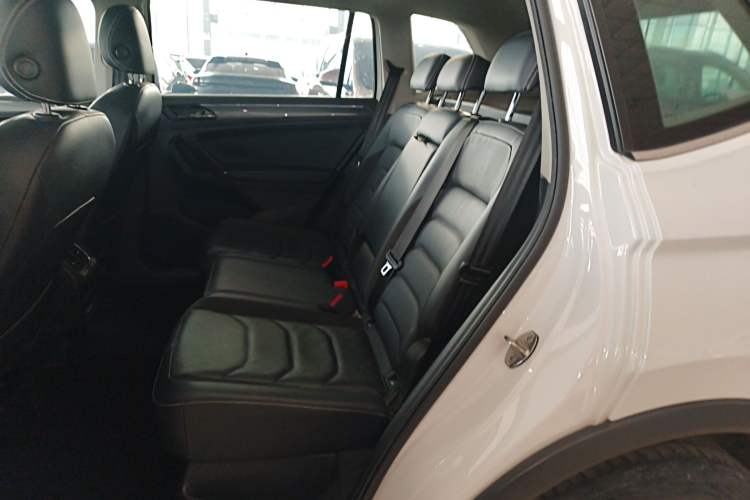 Used Volkswagen Tiguan L 2021 330TSI Automatic Two-Wheel Drive R-Line Enhanced Edition Left Rear Seat