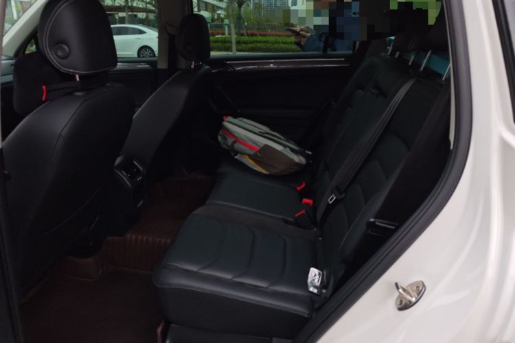 Used Volkswagen Tiguan L 2021 330TSI Automatic Two-Wheel Drive R-Line Enhanced Edition Left Rear Seat