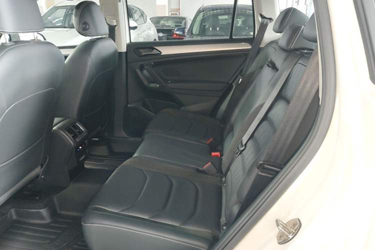 Used Volkswagen Tiguan L 2021 330TSI Automatic Two-Wheel Drive Smart Edition Left Rear Seat