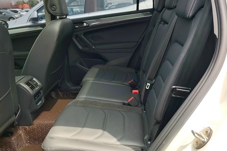 Used Volkswagen Tiguan L 2021 330TSI Automatic Two-Wheel Drive R-Line Enhanced Edition Left Rear Seat