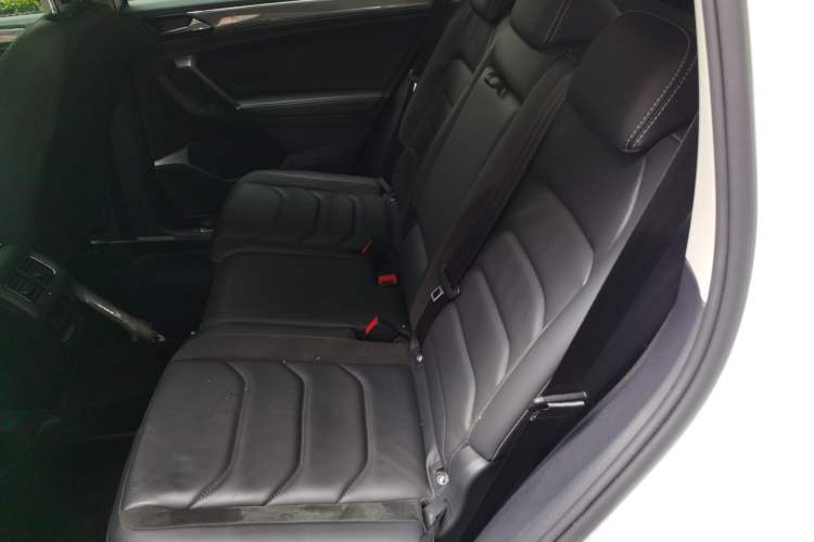 Used Volkswagen Tiguan L 2021 330TSI Automatic Two-Wheel Drive R-Line Enhanced Edition Left Rear Seat