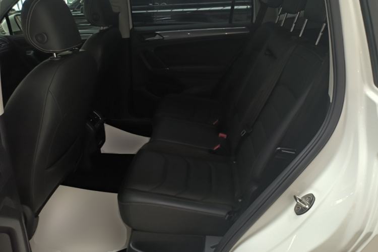 Used Volkswagen Tiguan L 2021 330TSI Automatic Two-Wheel Drive R-Line Enhanced Edition Left Rear Seat