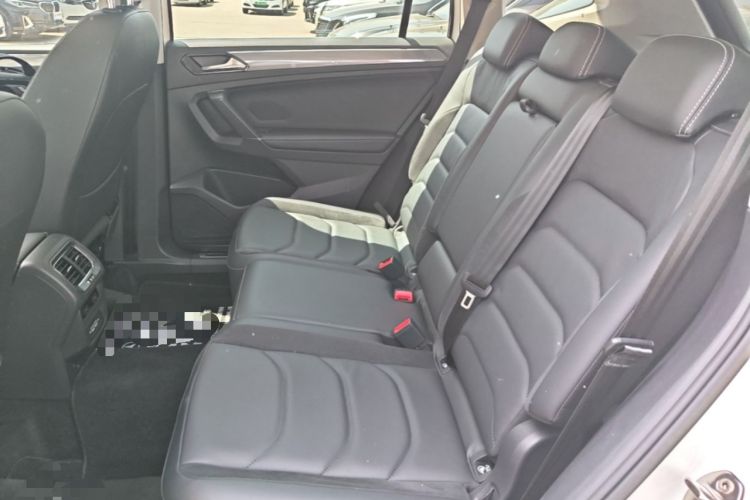 Used Volkswagen Tiguan L 2021 330TSI Automatic Two-Wheel Drive R-Line Enhanced Edition Left Rear Seat