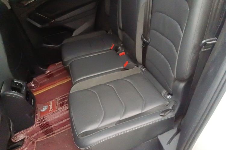 Used Volkswagen Tiguan L 2021 330TSI Automatic Two-Wheel Drive R-Line Enhanced Edition Left Rear Seat