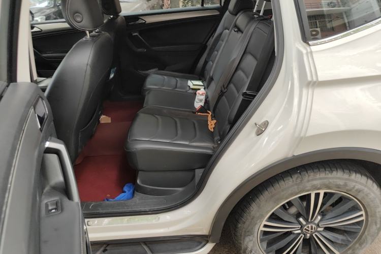 Used Volkswagen Tiguan L 2021 330TSI Automatic Two-Wheel Drive Smart Edition Left Rear Seat