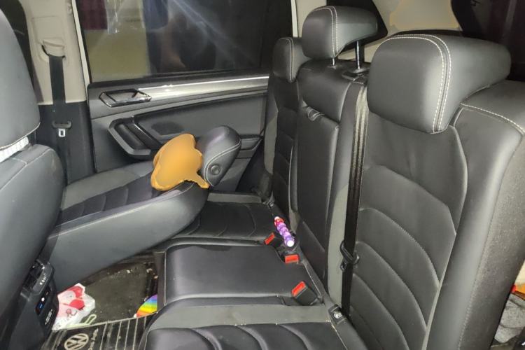 Used Volkswagen Tiguan L 2021 330TSI Automatic Two-Wheel Drive R-Line Enhanced Edition Left Rear Seat