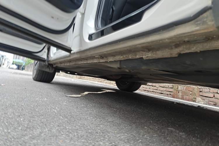 Used Volkswagen Tiguan L 2021 330TSI Automatic Two-Wheel Drive Smart Edition Left Side Sill