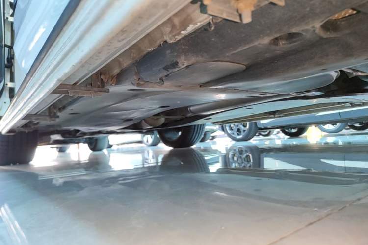 Used Volkswagen Tiguan L 2021 330TSI Automatic Two-Wheel Drive R-Line Flagship Edition Left Side Sill