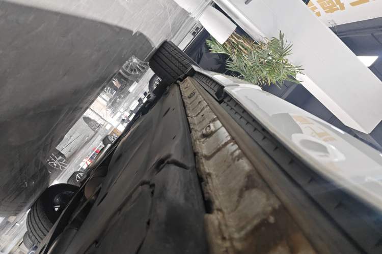 Used Volkswagen Tiguan L 2021 330TSI Automatic Two-Wheel Drive R-Line Enhanced Edition Left Side Sill
