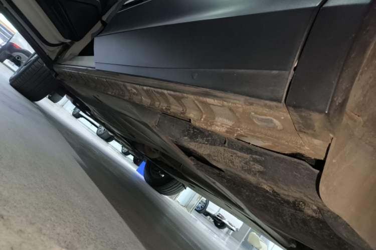 Used Volkswagen Tiguan L 2021 330TSI Automatic Two-Wheel Drive Smart Edition Left Side Sill