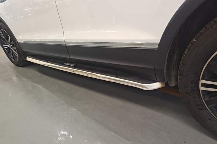 Used Volkswagen Tiguan L 2021 330TSI Automatic Two-Wheel Drive Smart Edition Left Side Sill