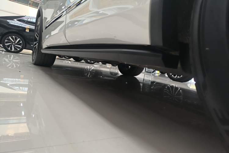 Used Volkswagen Tiguan L 2021 330TSI Automatic Two-Wheel Drive R-Line Enhanced Edition Left Side Sill