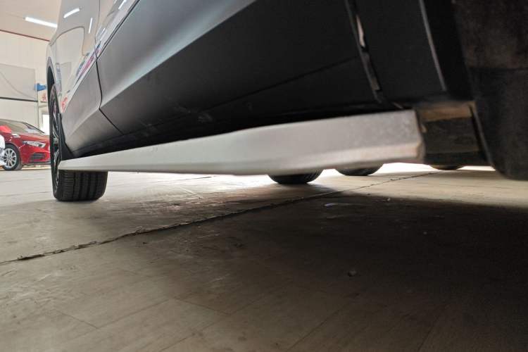 Used Volkswagen Tiguan L 2021 330TSI Automatic Two-Wheel Drive Smart Edition Left Side Sill