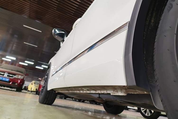 Used Volkswagen Tiguan L 2021 330TSI Automatic Two-Wheel Drive R-Line Enhanced Edition Left Side Sill
