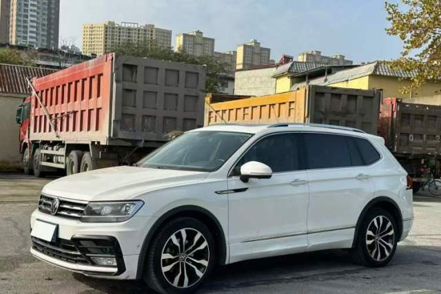 Volkswagen Tiguan L 2021 330TSI Automatic Two-Wheel Drive R-Line Enhanced Edition usado
