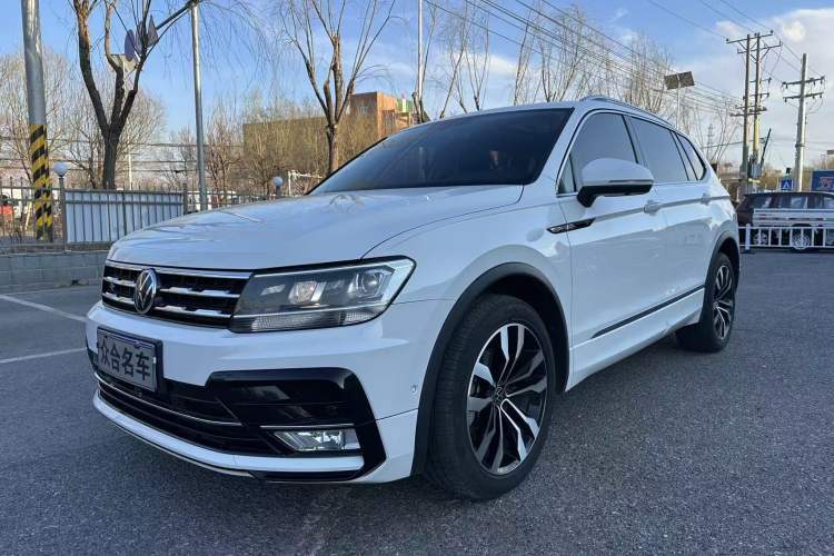 Used Volkswagen Tiguan L 2021 330TSI Automatic Two-Wheel Drive R-Line Enhanced Edition Guazi used car, China used car export, Used car for sale, Used  cars, Cheapest cars for sale