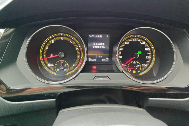 Used Volkswagen Tiguan L 2021 330TSI Automatic Two-Wheel Drive Smart Edition Odometer Close Up
