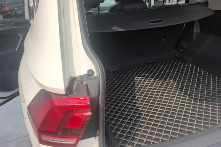Used Volkswagen Tiguan L 2021 330TSI Automatic Two-Wheel Drive R-Line Enhanced Edition Rear Left 45 Deg