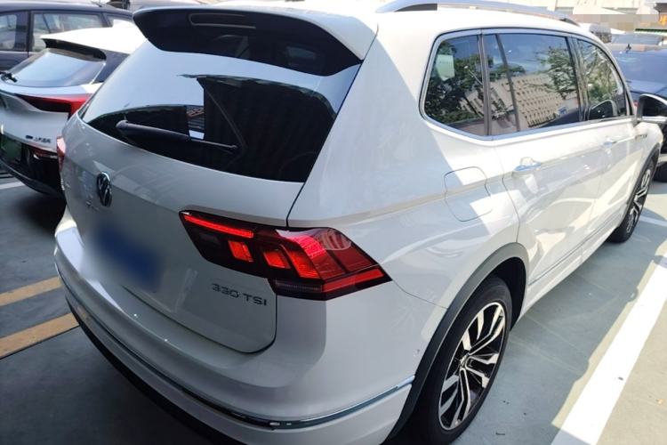 Used Volkswagen Tiguan L 2021 330TSI Automatic Two-Wheel Drive R-Line Enhanced Edition Rear Right 45 Deg