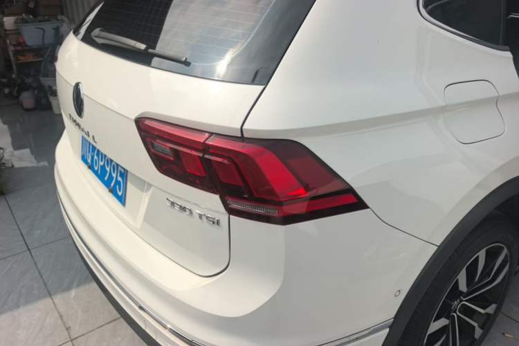 Used Volkswagen Tiguan L 2021 330TSI Automatic Two-Wheel Drive R-Line Enhanced Edition Rear Right 45 Deg