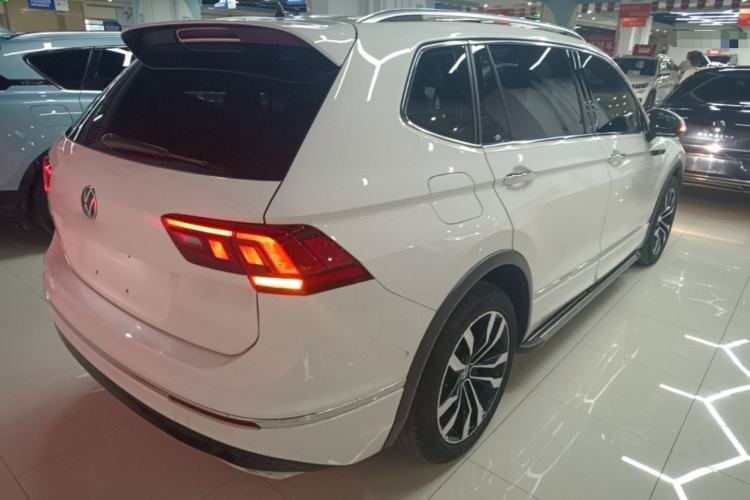 Used Volkswagen Tiguan L 2021 330TSI Automatic Two-Wheel Drive R-Line Enhanced Edition Rear Right 45 Deg