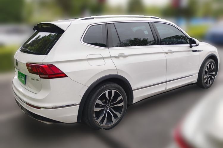 Used Volkswagen Tiguan L 2021 330TSI Automatic Two-Wheel Drive R-Line Enhanced Edition Rear Right 45 Deg