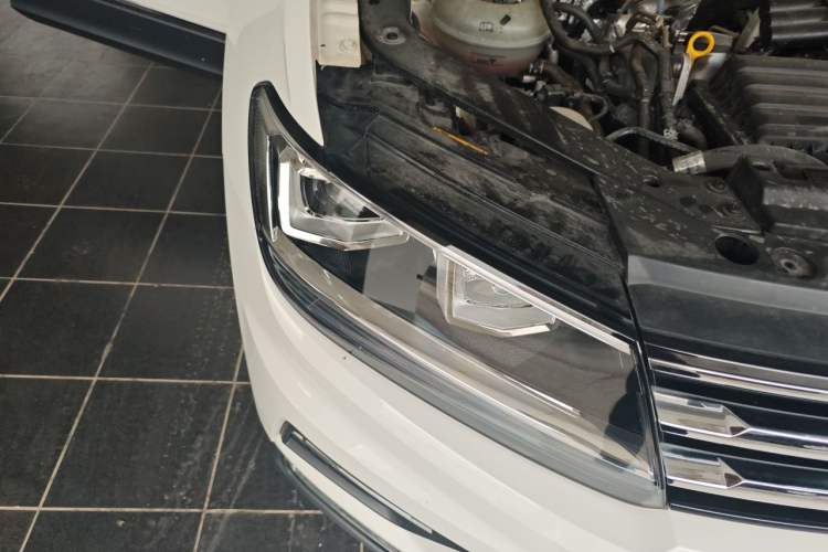 Used Volkswagen Tiguan L 2021 280TSI Automatic Two-Wheel Drive Smart Edition Right Front Headlight