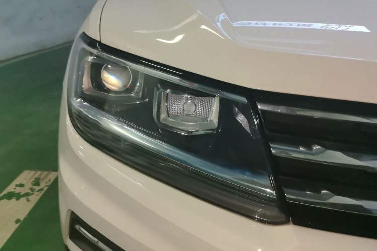 Used Volkswagen Tiguan L 2021 330TSI Automatic Two-Wheel Drive Smart Edition Right Front Headlight