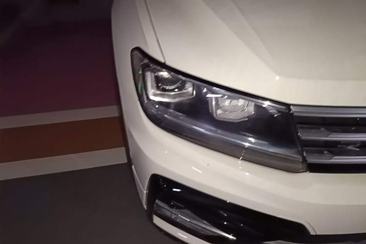Used Volkswagen Tiguan L 2021 330TSI Automatic Two-Wheel Drive R-Line Enhanced Edition Right Front Headlight
