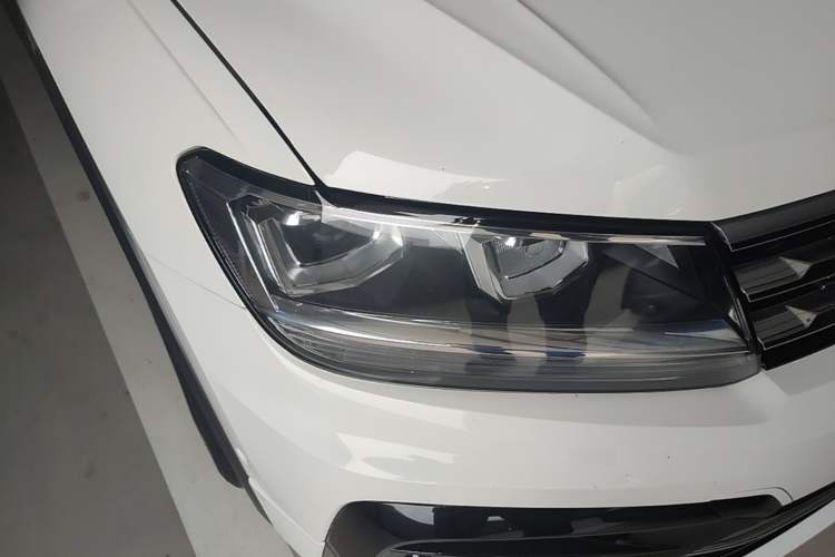 Used Volkswagen Tiguan L 2021 330TSI Automatic Two-Wheel Drive R-Line Enhanced Edition Right Front Headlight
