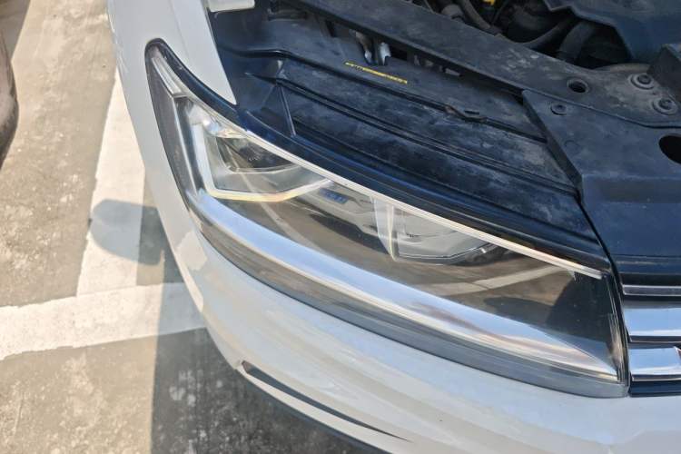 Used Volkswagen Tiguan L 2021 330TSI Automatic Two-Wheel Drive Smart Edition Right Front Headlight