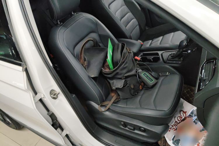 Used Volkswagen Tiguan L 2021 330TSI Automatic Two-Wheel Drive Smart Edition Right Front Seat