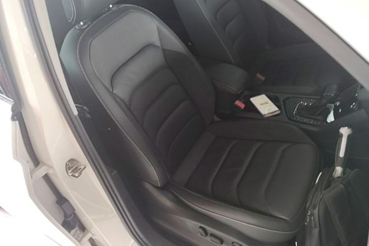 Used Volkswagen Tiguan L 2021 330TSI Automatic Two-Wheel Drive R-Line Enhanced Edition Right Front Seat