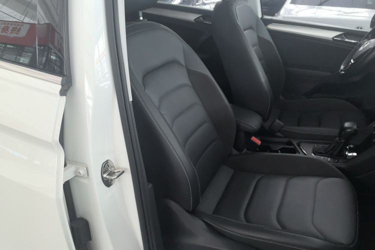 Used Volkswagen Tiguan L 2021 330TSI Automatic Two-Wheel Drive Smart Edition Right Front Seat