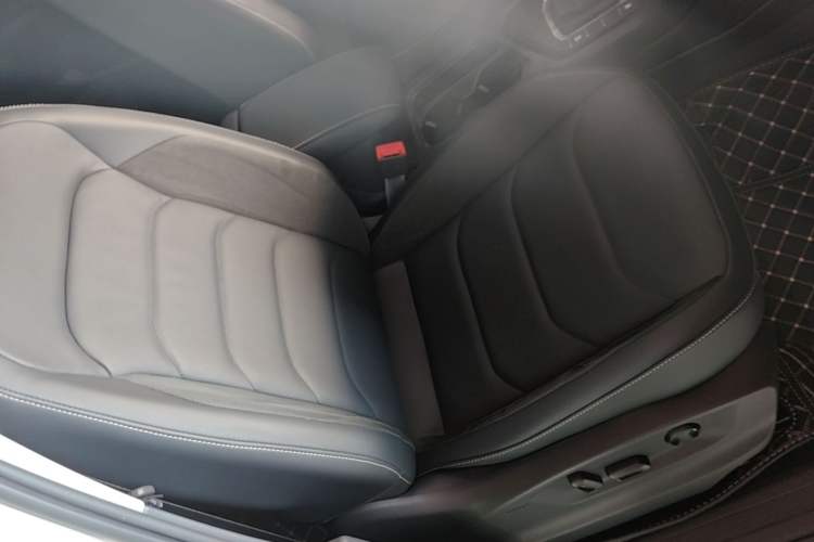 Used Volkswagen Tiguan L 2021 330TSI Automatic Two-Wheel Drive Smart Edition Right Front Seat