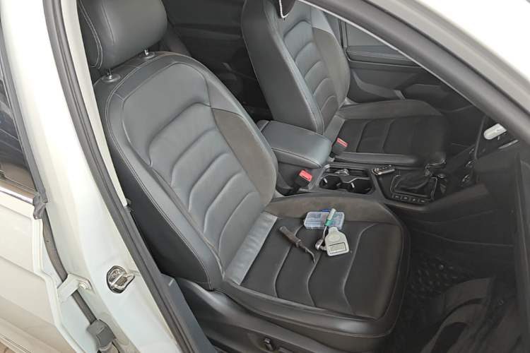 Used Volkswagen Tiguan L 2021 330TSI Automatic Two-Wheel Drive R-Line Enhanced Edition Right Front Seat