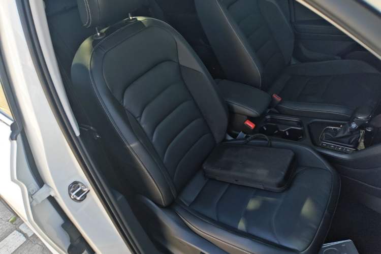 Used Volkswagen Tiguan L 2021 330TSI Automatic Two-Wheel Drive R-Line Enhanced Edition Right Front Seat