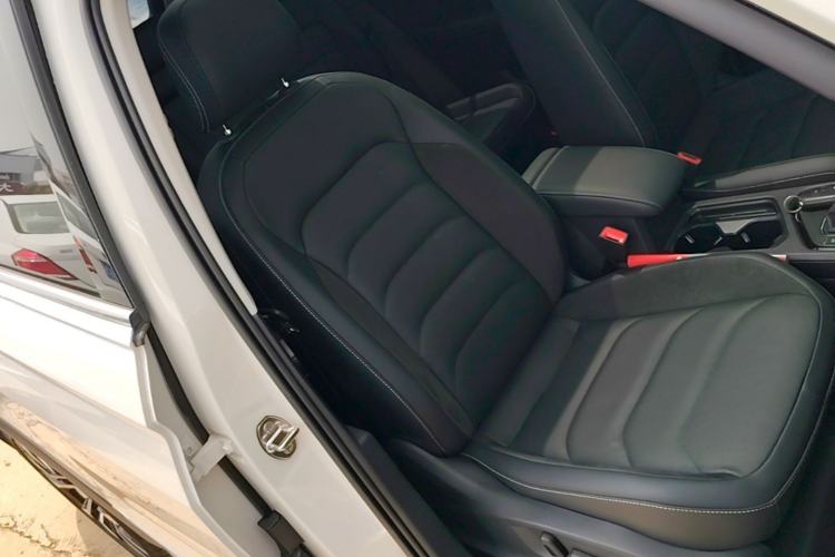 Used Volkswagen Tiguan L 2021 330TSI Automatic Two-Wheel Drive R-Line Enhanced Edition Right Front Seat