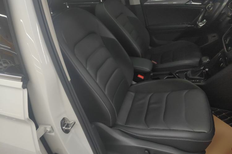 Used Volkswagen Tiguan L 2021 330TSI Automatic Two-Wheel Drive R-Line Enhanced Edition Right Front Seat